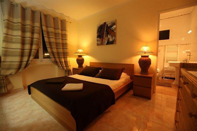 Hotel Villa Maya Gassin Bagian luar foto