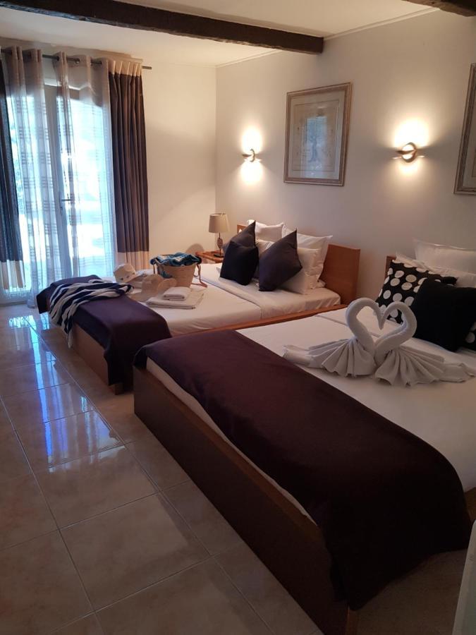 Hotel Villa Maya Gassin Bagian luar foto