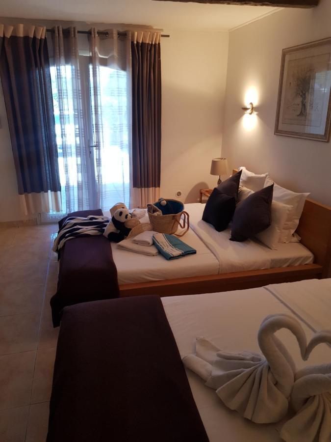 Hotel Villa Maya Gassin Bagian luar foto