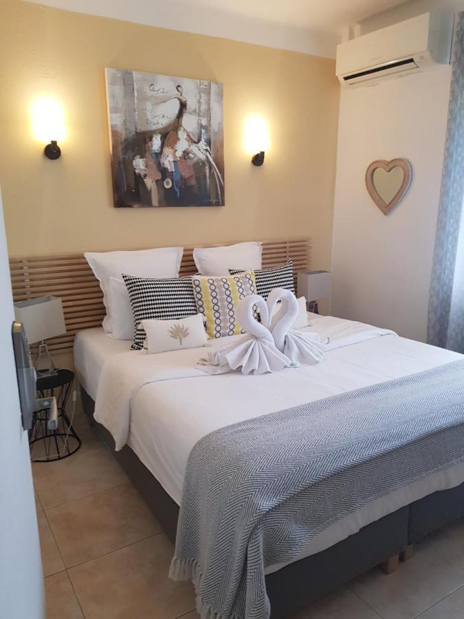 Hotel Villa Maya Gassin Bagian luar foto