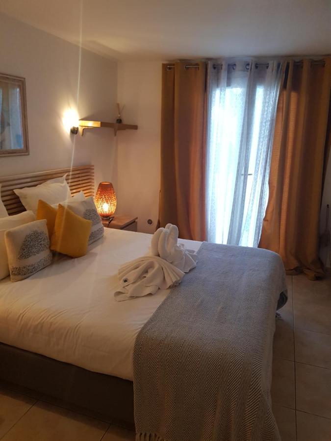 Hotel Villa Maya Gassin Bagian luar foto